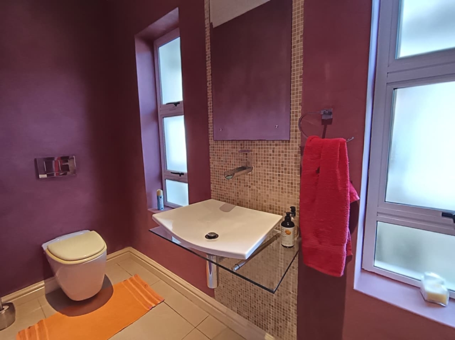 5 Bedroom Property for Sale in Lovemore Heights Estate Eastern Cape
